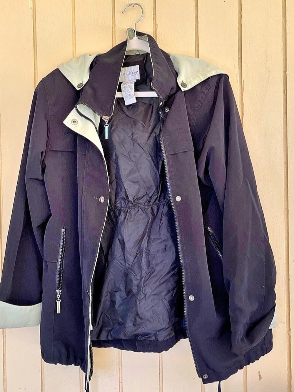 (1) White Stag Hooded Rain Jacket Women's Black Small